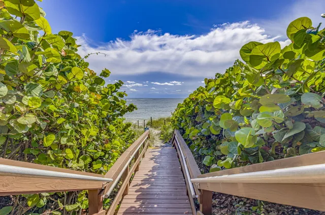 $649,000 | 100 Ocean Trail Way, Unit 305, Jupiter, FL 33477