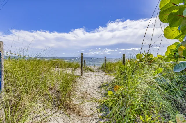 $649,000 | 100 Ocean Trail Way, Unit 305, Jupiter, FL 33477