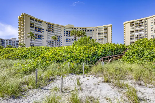 $649,000 | 100 Ocean Trail Way, Unit 305, Jupiter, FL 33477