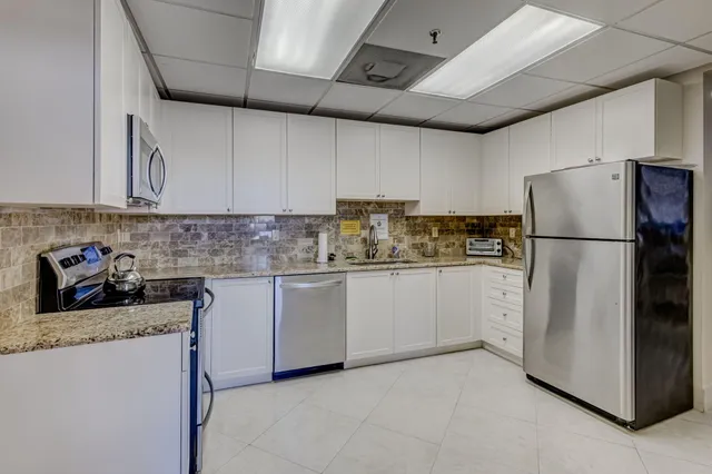 $649,000 | 100 Ocean Trail Way, Unit 305, Jupiter, FL 33477