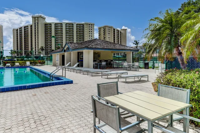 $649,000 | 100 Ocean Trail Way, Unit 305, Jupiter, FL 33477
