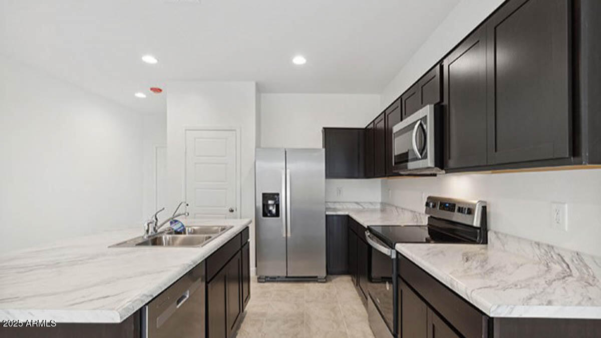 8317 West Banks Court Florence, AZ 85132 - Photo 2 of 32 01_Kitchen