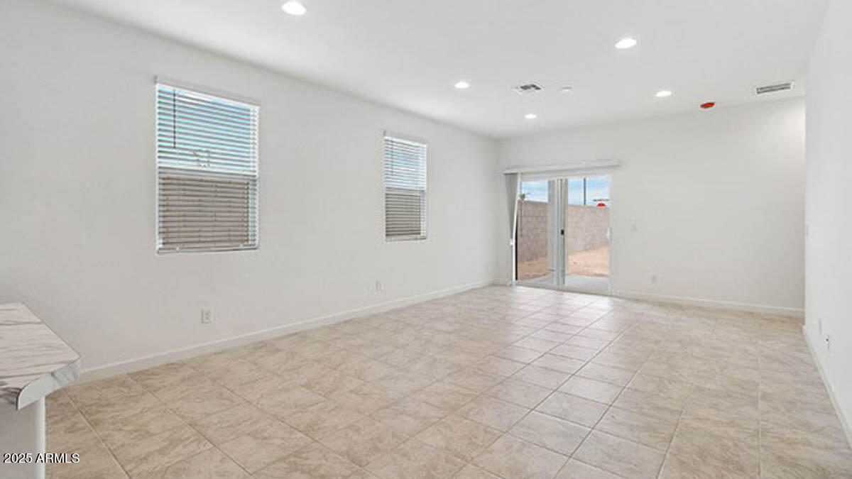 8317 West Banks Court Florence, AZ 85132 - Photo 4 of 32 03_Great Room