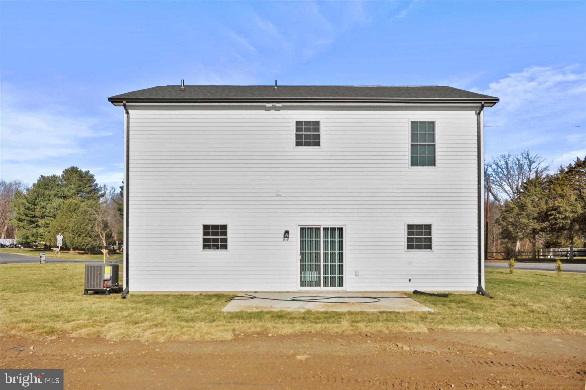 118 Windsor Knit Road Edinburg, VA 22824 - Photo 7 of 34 a view of a house with a yard