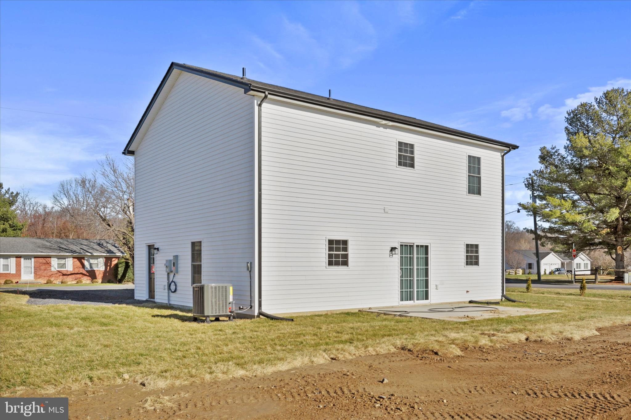 118 Windsor Knit Road Edinburg, VA 22824 - Photo 8 of 34 a view of a house with a yard