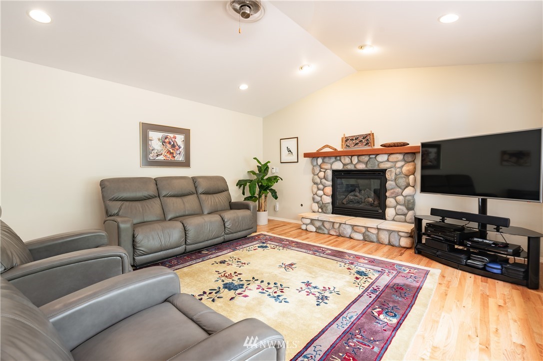 8173 Chehalis Road Blaine, WA 98230 - Photo 11 of 40 Gallery Image 11