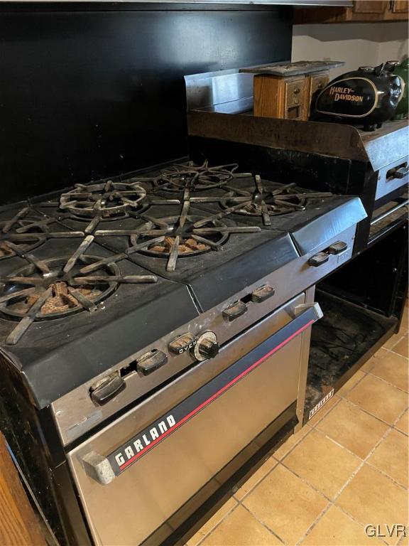 3835 Forest Inn Road Palmerton, PA 18071 - Photo 25 of 44 GARLAND STOVE