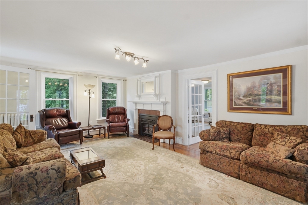 239 Fairmount Street Lowell, MA 01852 - Photo 7 of 42