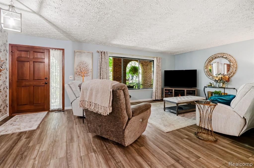1600 Moffat Road Leonard, MI 48367 - Photo 6 of 44 Gallery Image 6