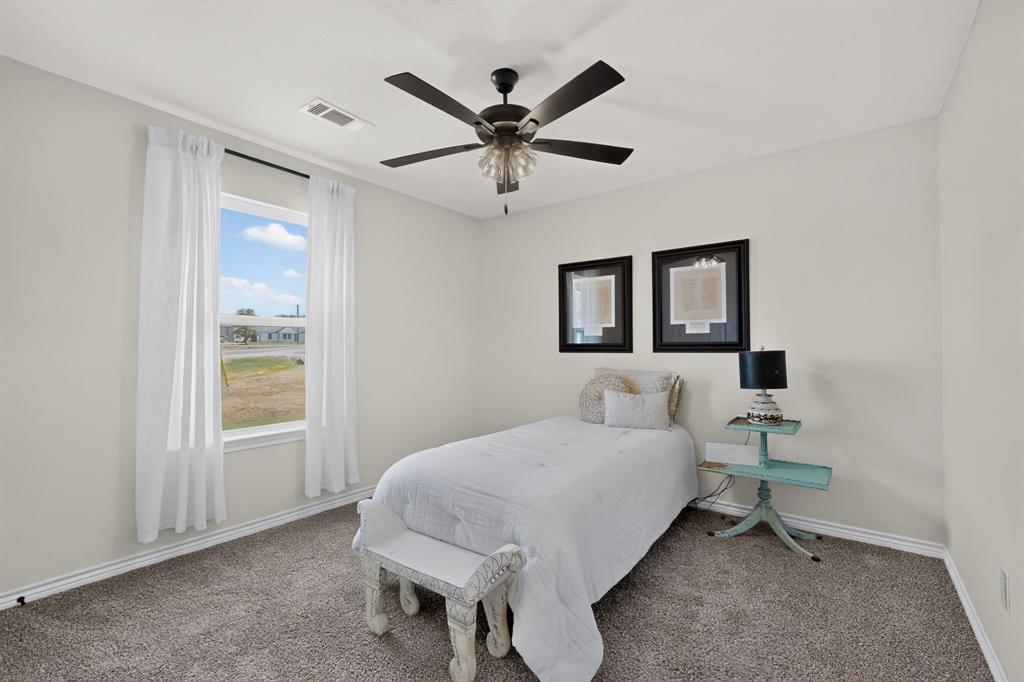 1069 Hereford Drive Springtown, TX 76082 - Photo 20 of 37 Gallery Image 20