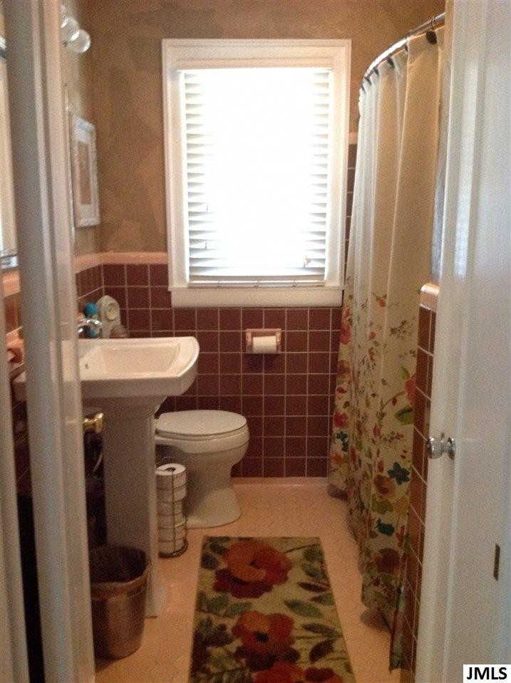 1660 West Mardee Road Jackson, MI 49203 - Photo 8 of 24 Photo 9