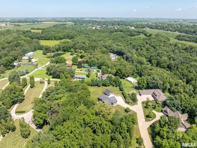 $660,000 | 18200 247th Avenue, Bettendorf, IA 52722