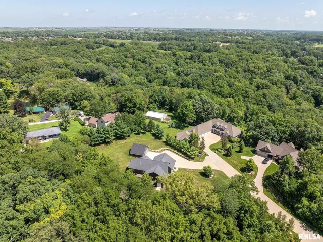 $660,000 | 18200 247th Avenue, Bettendorf, IA 52722