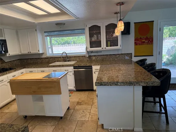 $579,999 | 1703 West Avenue K12, Lancaster, CA 93534