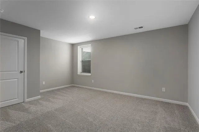 $389,900 | 900 Southwest Redbird Court, Oak Grove, MO 64075