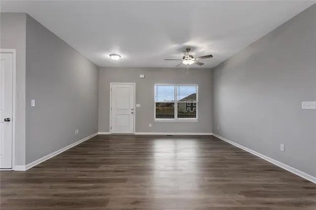 $389,900 | 900 Southwest Redbird Court, Oak Grove, MO 64075