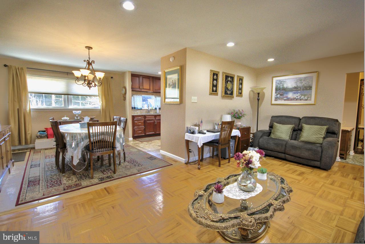85 Radburn Road Huntingdon Valley, PA 19006 - Photo 8 of 23