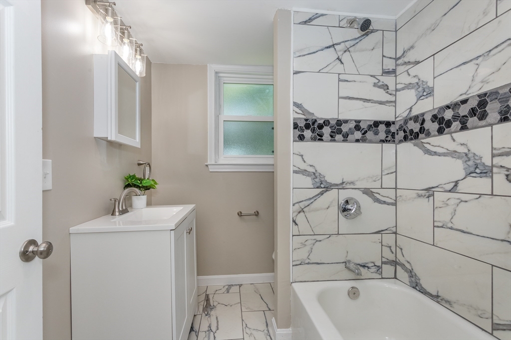 9 Hammond Road Natick, MA 01760 - Photo 8 of 22 Gallery Image 8