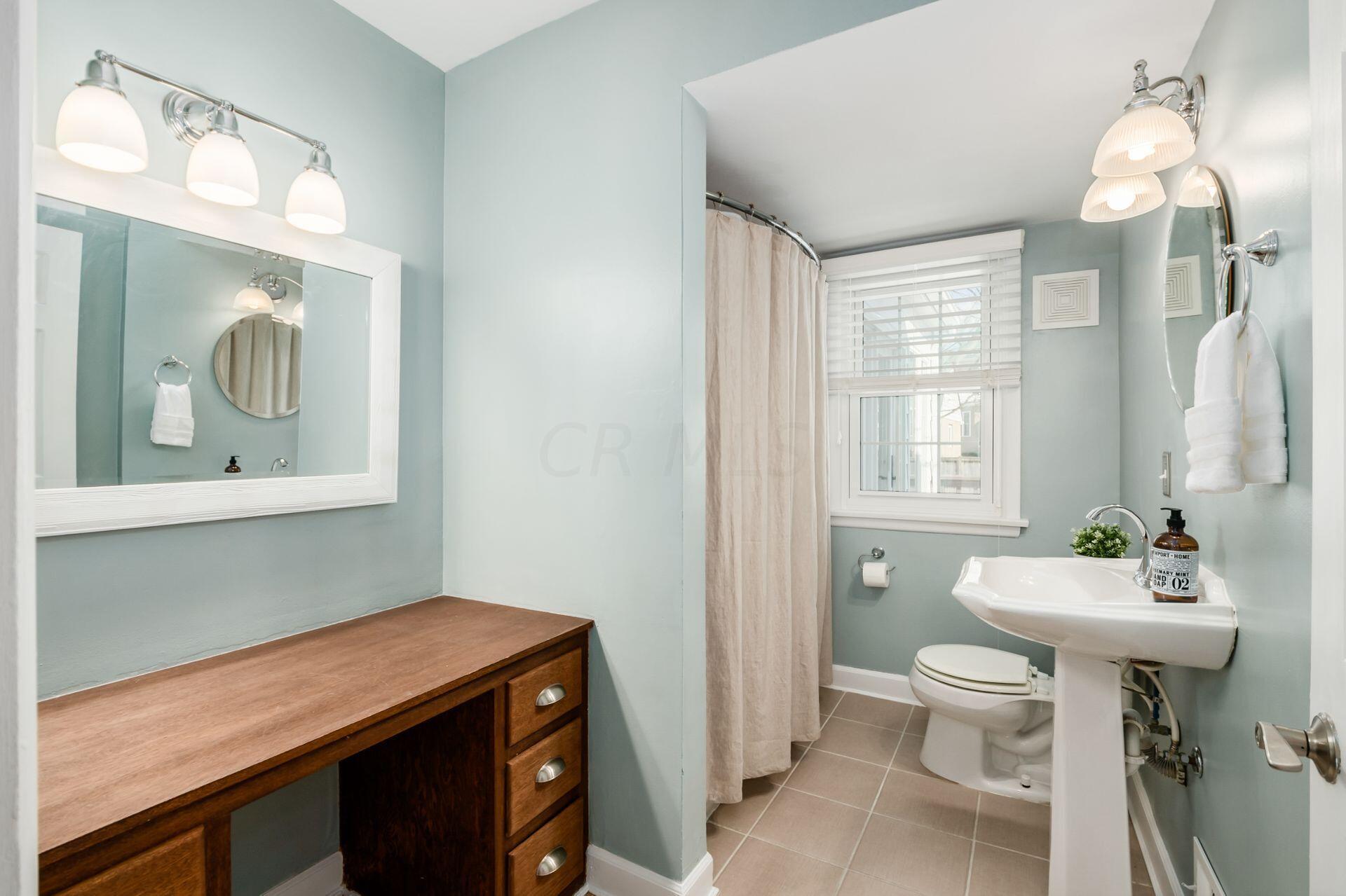 1960 Malvern Road Columbus, OH 43221 - Photo 24 of 37 First Floor Bath