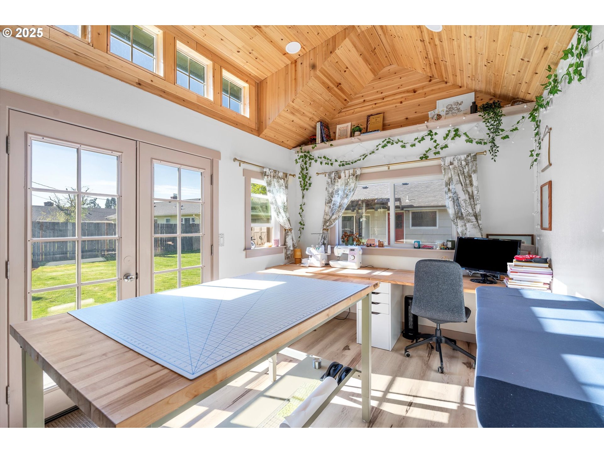 1379 Olympic Street Springfield, OR 97477 - Photo 32 of 33 a room with pool table and windows