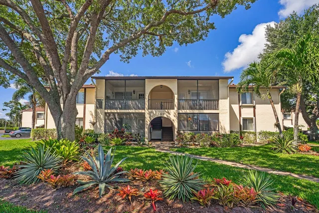 $1,400 | 103 Lake Pine Circle, Unit D1, Greenacres, FL 33463