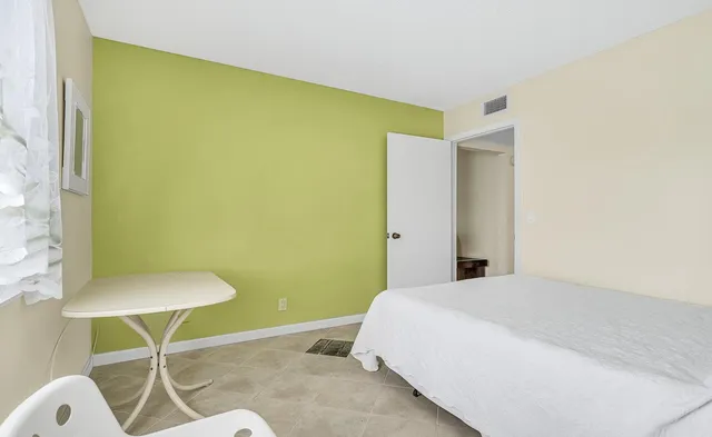 $1,400 | 103 Lake Pine Circle, Unit D1, Greenacres, FL 33463