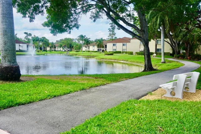 $1,400 | 103 Lake Pine Circle, Unit D1, Greenacres, FL 33463