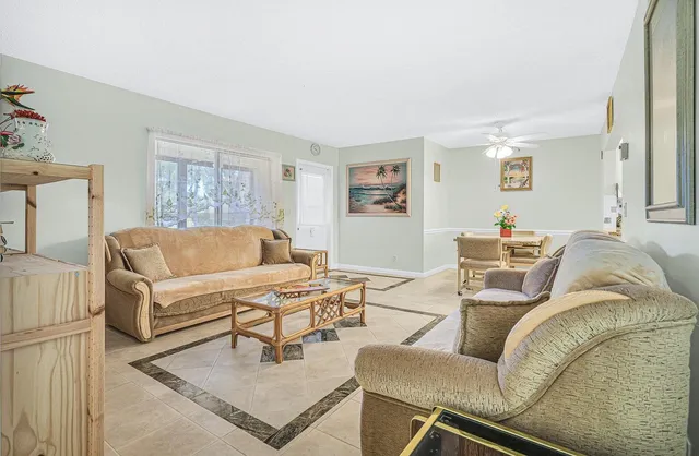 $1,400 | 103 Lake Pine Circle, Unit D1, Greenacres, FL 33463