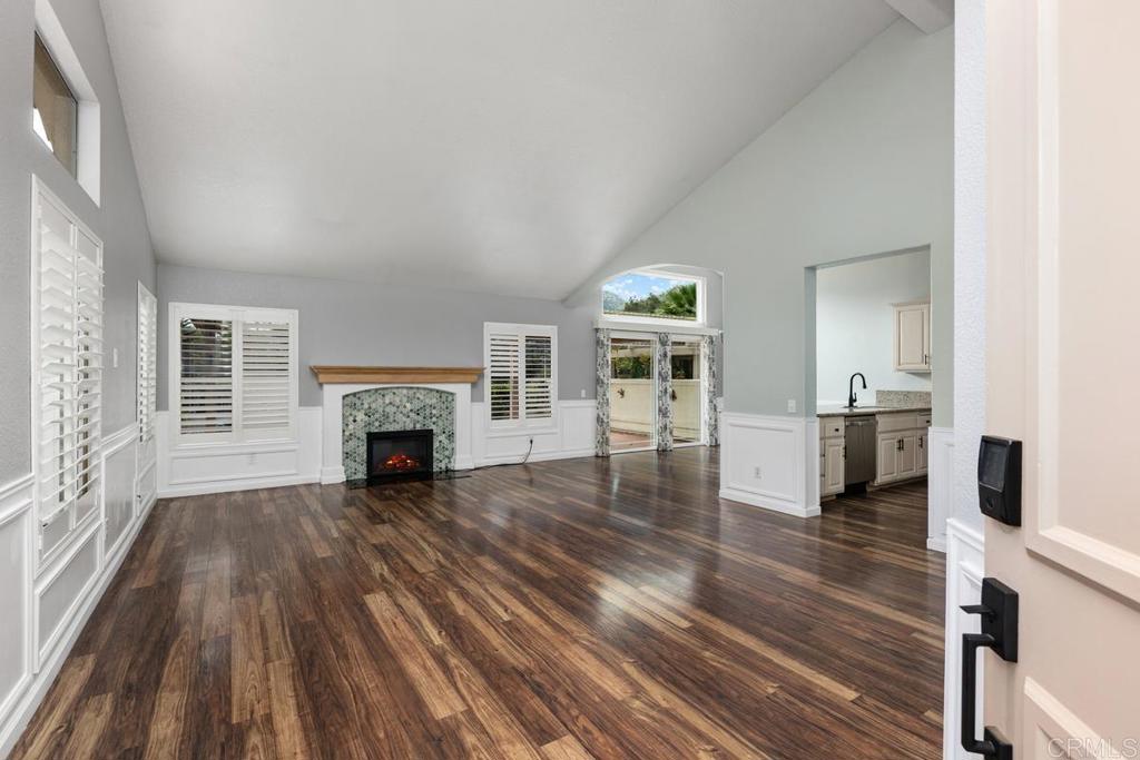 9046 Circle R Oaks Lane Escondido, CA 92026 - Photo 4 of 45