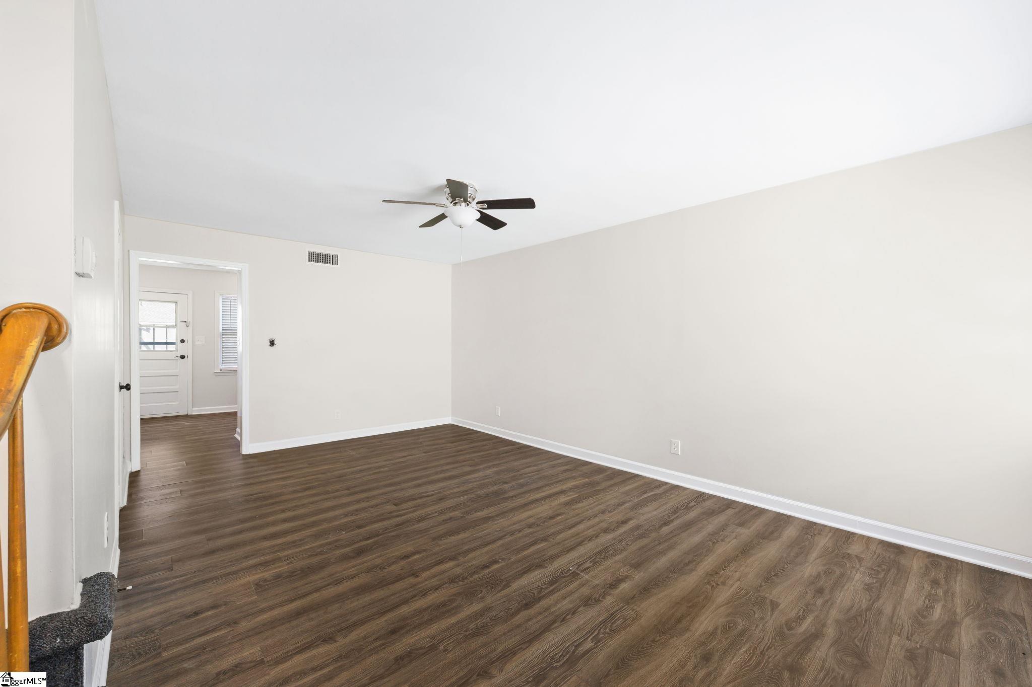 1436 Dover Road Spartanburg, SC 29301 - Photo 8 of 17