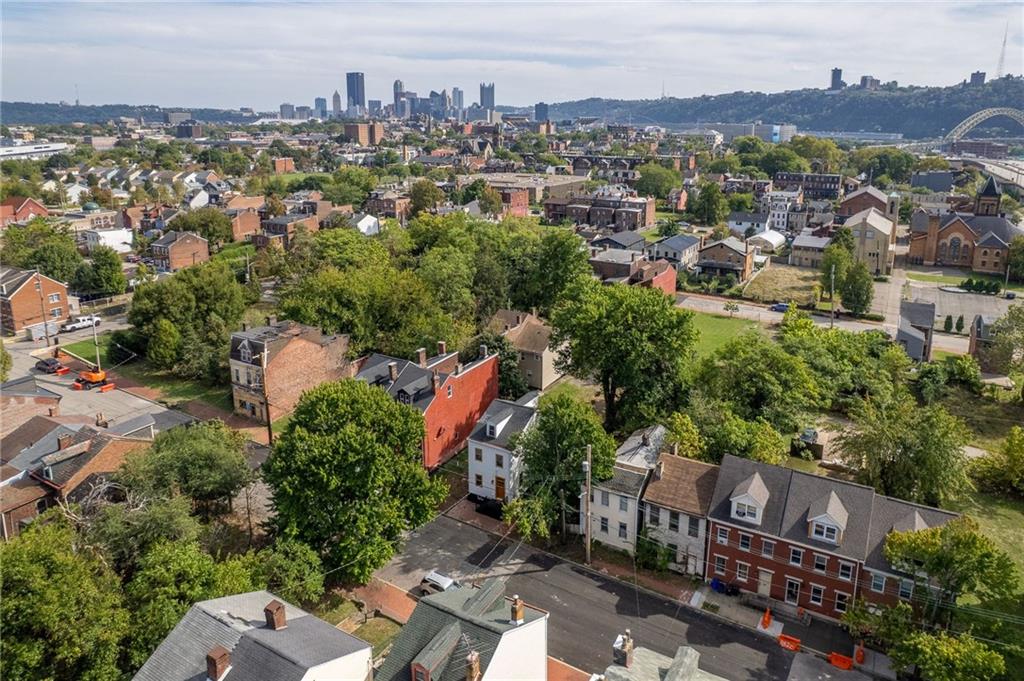 1431 Adams Street Pittsburgh, PA 15233 - Photo 41 of 42 an aerial view of a city with lots of residential buildings