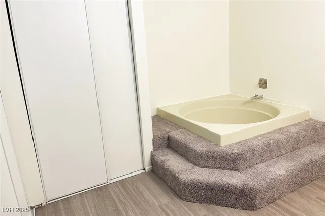 $1,650 | 4650 Koval Lane, Unit 14D, Las Vegas, NV 89109