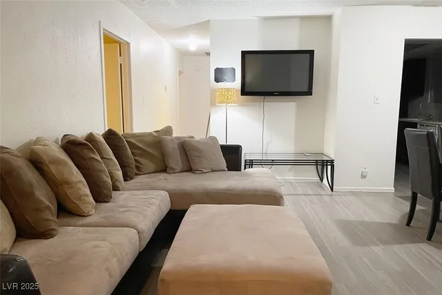 $1,650 | 4650 Koval Lane, Unit 14D, Las Vegas, NV 89109