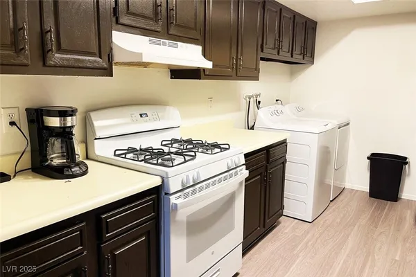 $1,650 | 4650 Koval Lane, Unit 14D, Las Vegas, NV 89109