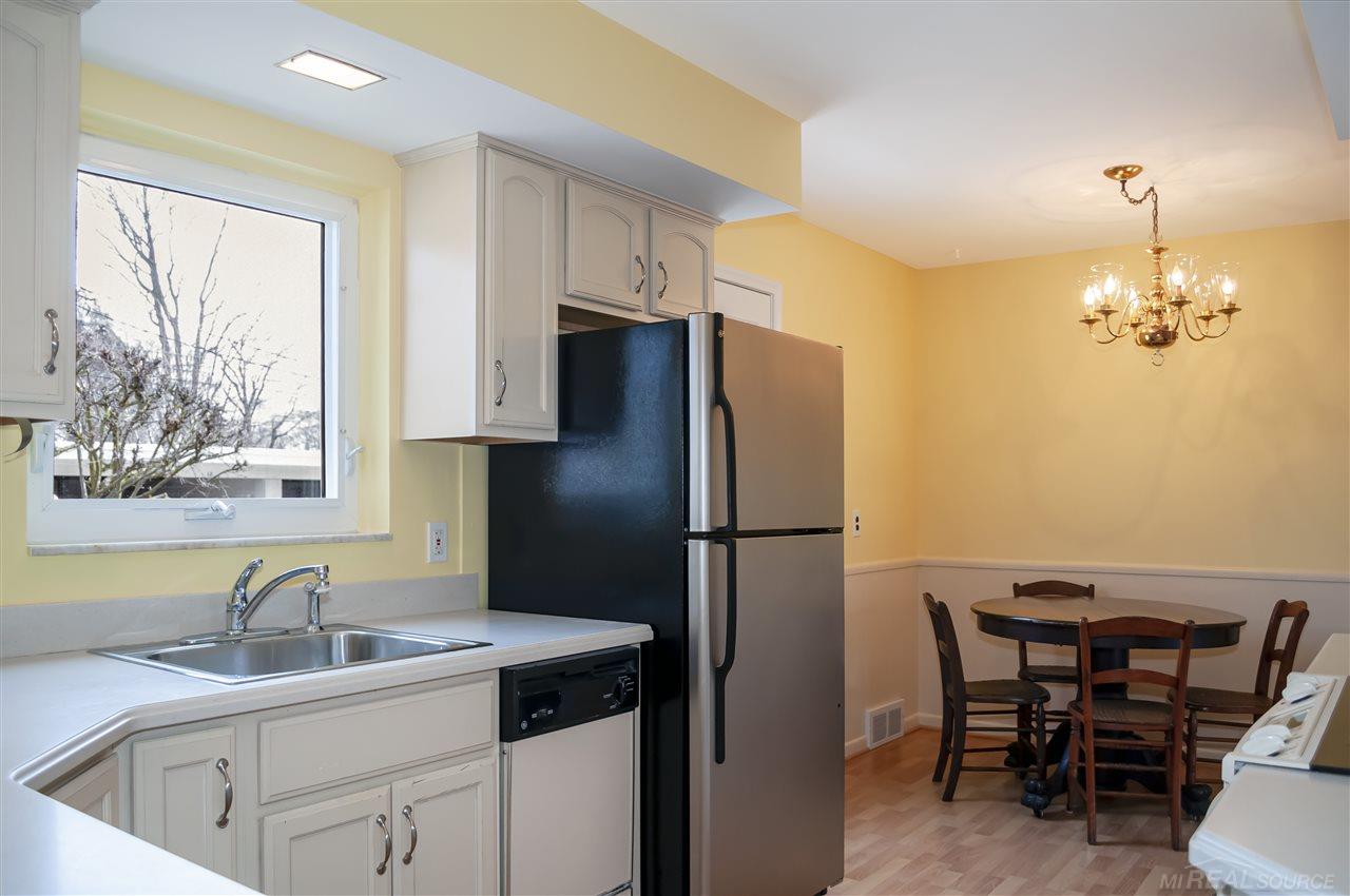 332 Neff Road Grosse Pointe, MI 48230 - Photo 12 of 38