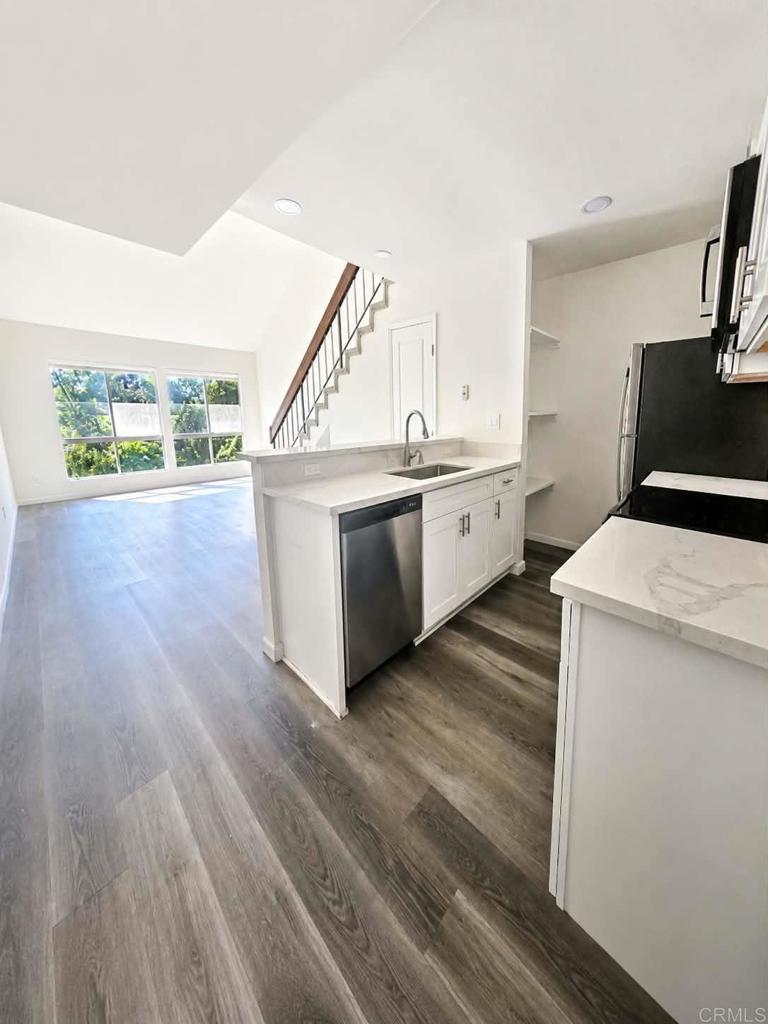 6111 Rancho Mission Road, Unit 310 San Diego, CA 92108 - Photo 2 of 15 Gallery Image 2