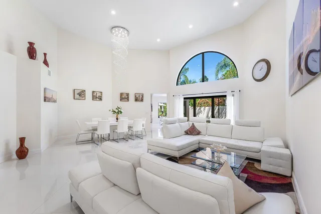 $1,300,000 | 23419 Mirabella Circle South, Boca Raton, FL 33433