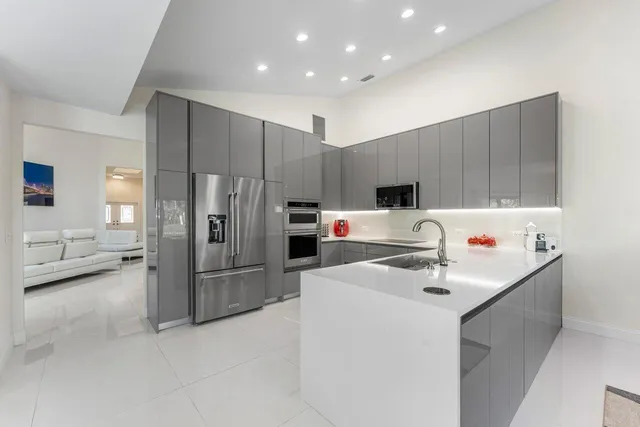 $1,300,000 | 23419 Mirabella Circle South, Boca Raton, FL 33433