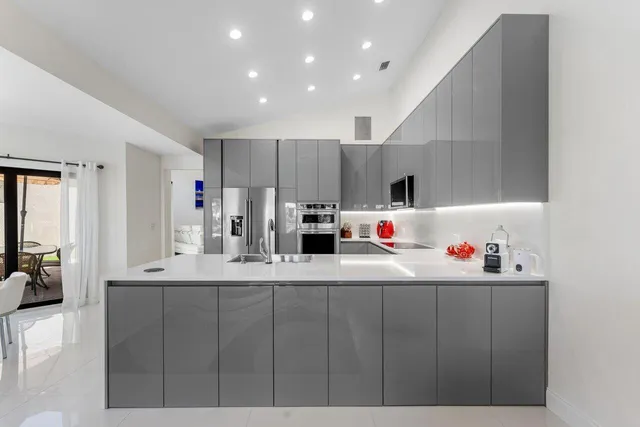 $1,300,000 | 23419 Mirabella Circle South, Boca Raton, FL 33433