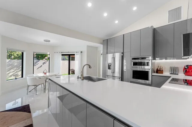 $1,300,000 | 23419 Mirabella Circle South, Boca Raton, FL 33433