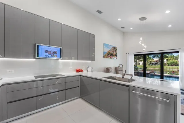 $1,300,000 | 23419 Mirabella Circle South, Boca Raton, FL 33433