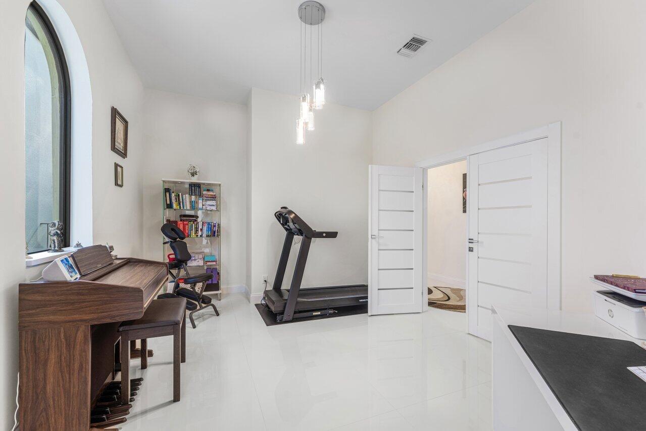 23419 Mirabella Circle South Boca Raton, FL 33433 - Photo 28 of 57 035-23419MirabellaCircleSouth-BocaRaton-