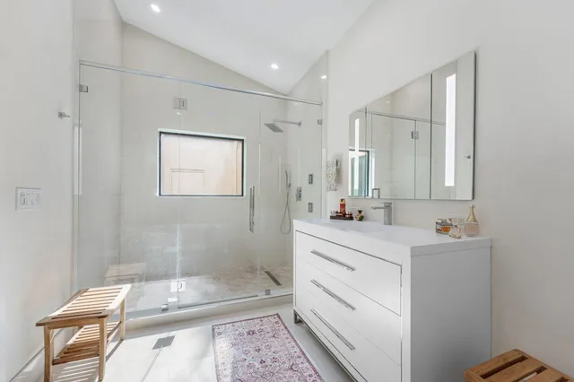 $1,300,000 | 23419 Mirabella Circle South, Boca Raton, FL 33433