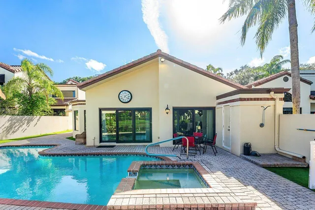 $1,300,000 | 23419 Mirabella Circle South, Boca Raton, FL 33433