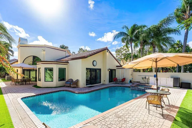 $1,300,000 | 23419 Mirabella Circle South, Boca Raton, FL 33433