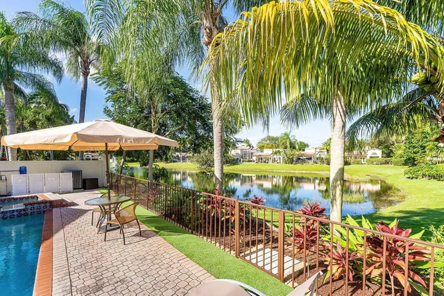$1,300,000 | 23419 Mirabella Circle South, Boca Raton, FL 33433