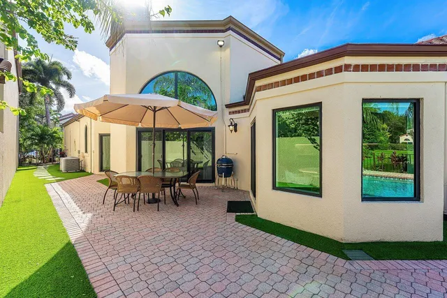 $1,300,000 | 23419 Mirabella Circle South, Boca Raton, FL 33433