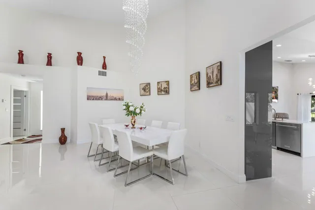 $1,300,000 | 23419 Mirabella Circle South, Boca Raton, FL 33433