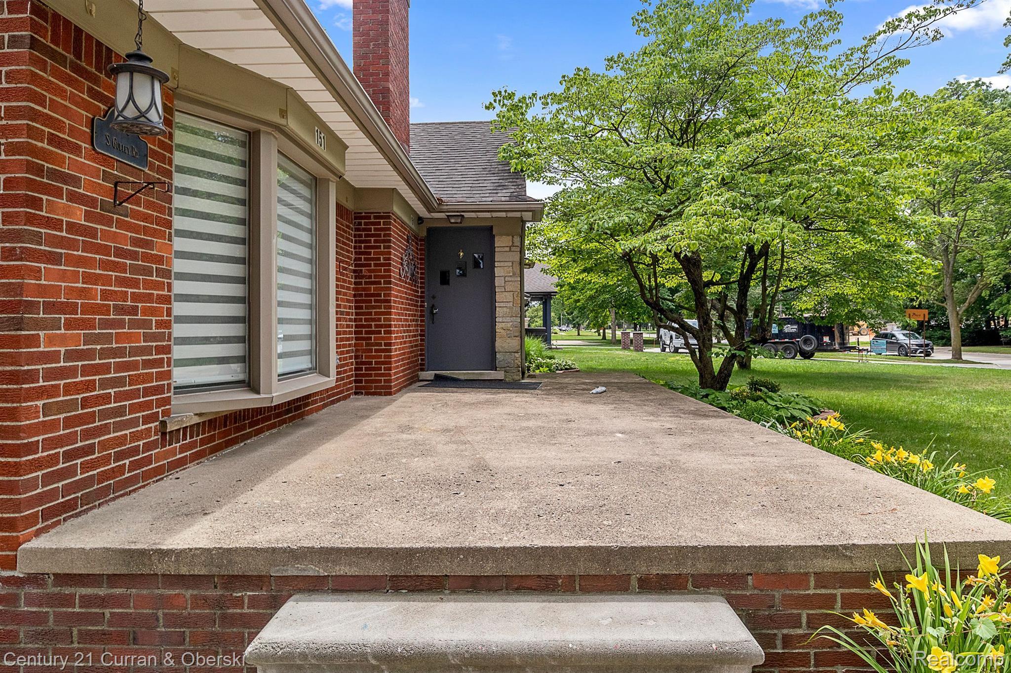 151 South Gulley Road Dearborn, MI 48124 - Photo 4 of 60