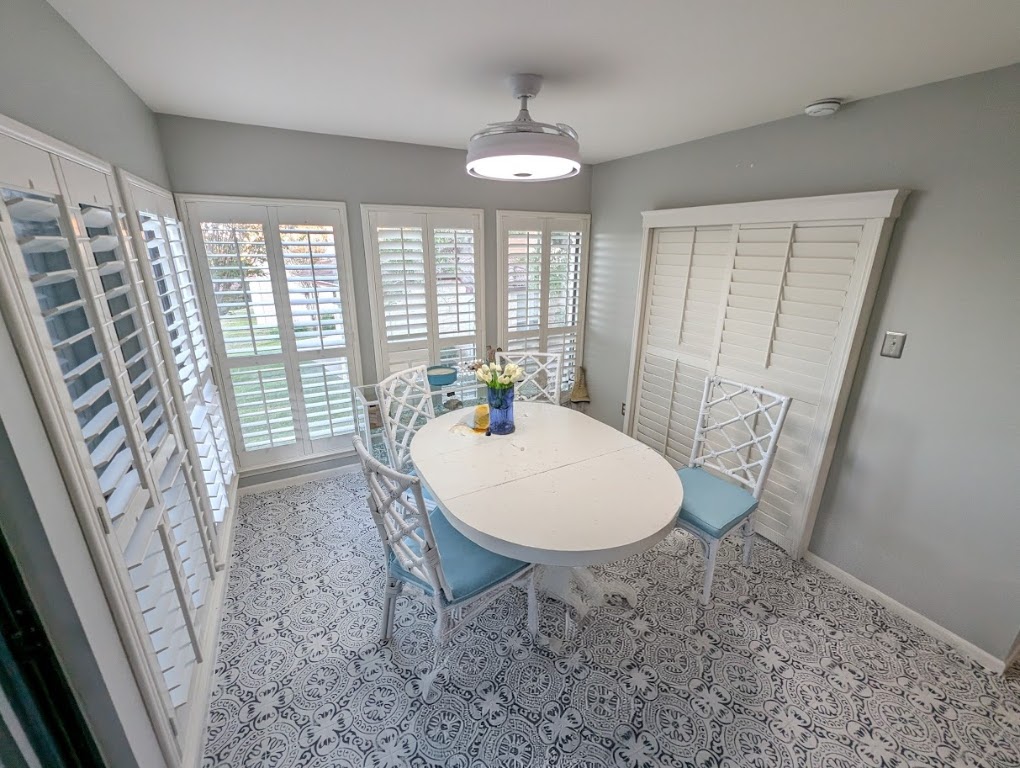 208 Crescent Bluff Lakeway, TX 78734 - Photo 16 of 21 a living room with furniture and a table